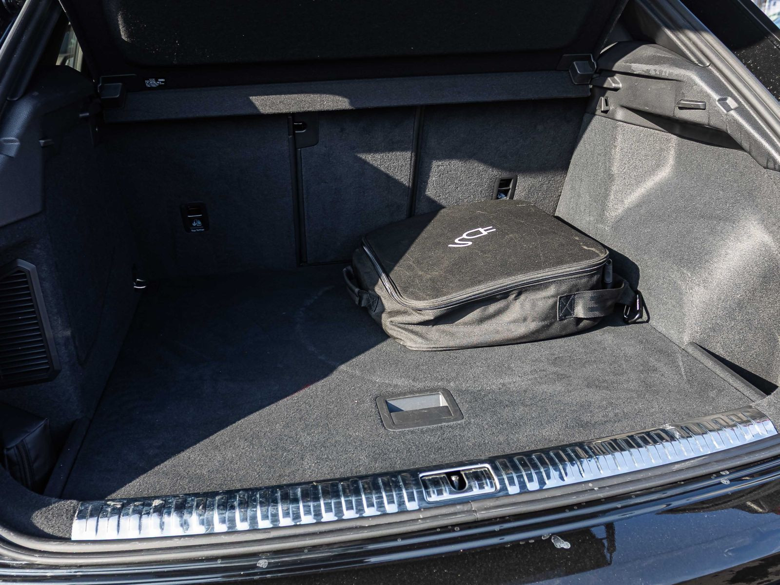 Audi Q3 S line 45TFSIe Stronic Navi LED ACC EPH