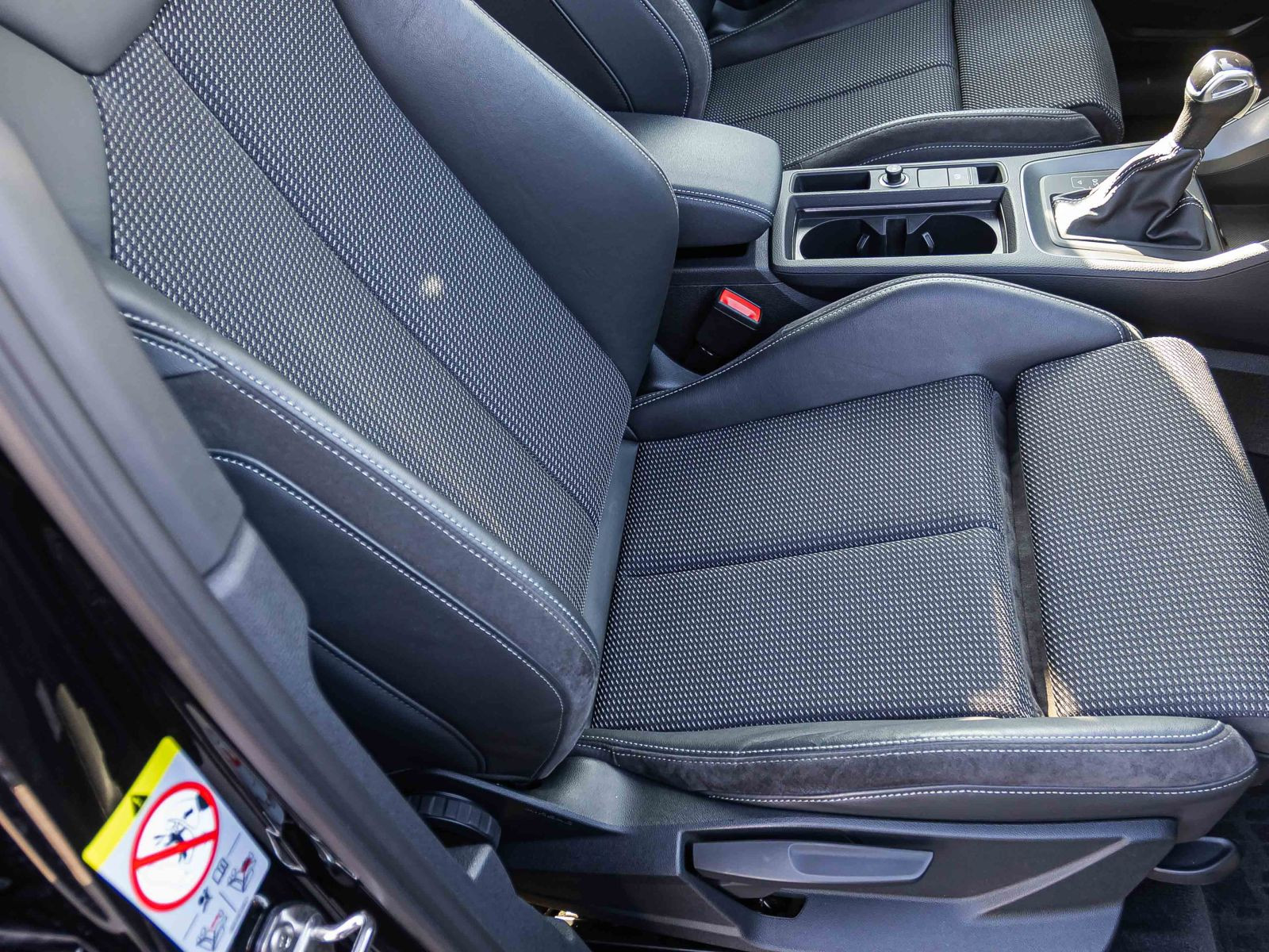 Audi Q3 S line 45TFSIe Stronic Navi LED ACC EPH