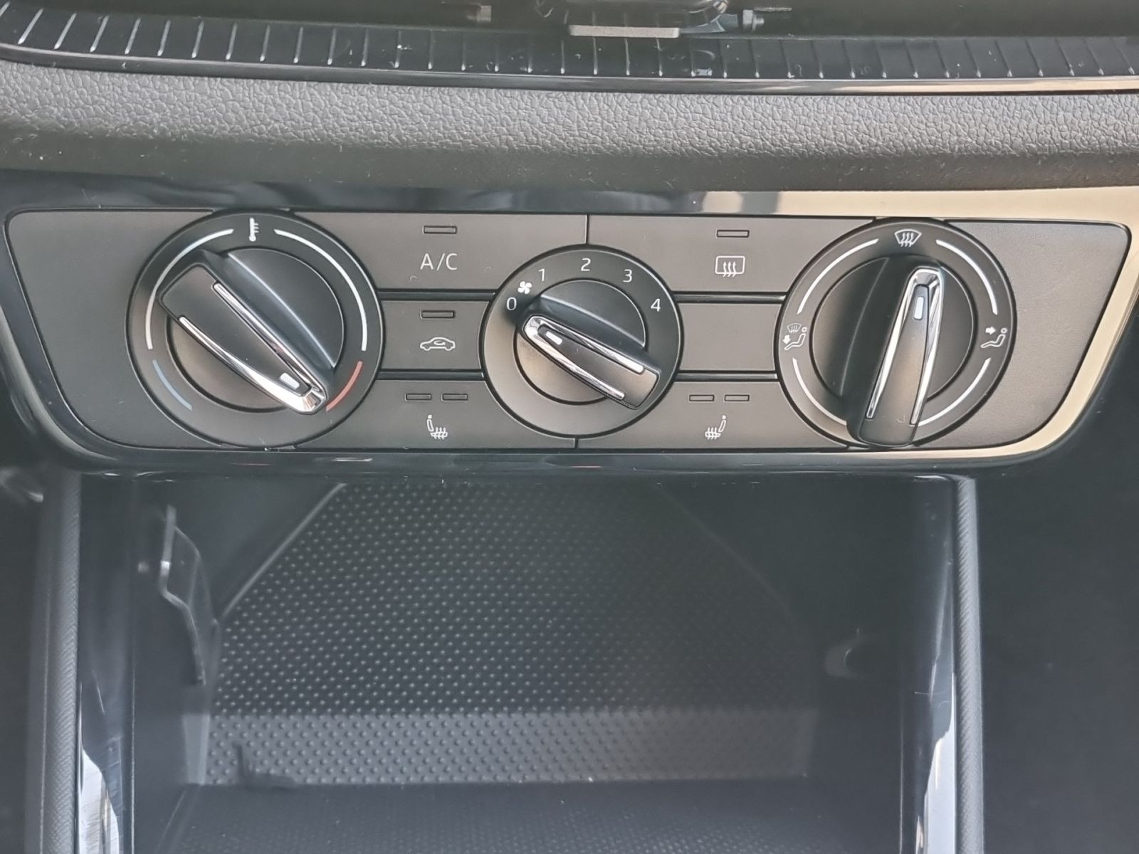 Skoda Fabia 130 Jahre 1.0 MPI GRA LEDKlima Sitzhzg