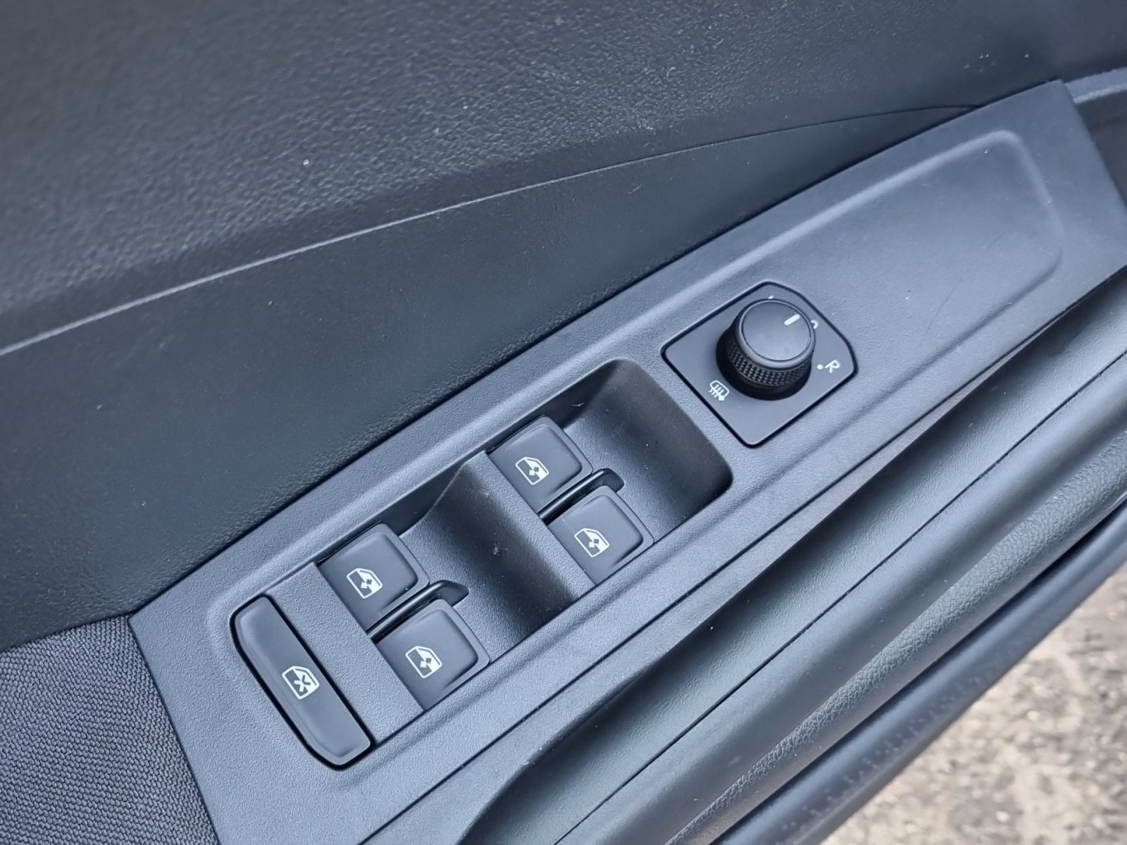 Skoda Fabia 130 Jahre 1.0 MPI GRA LEDKlima Sitzhzg