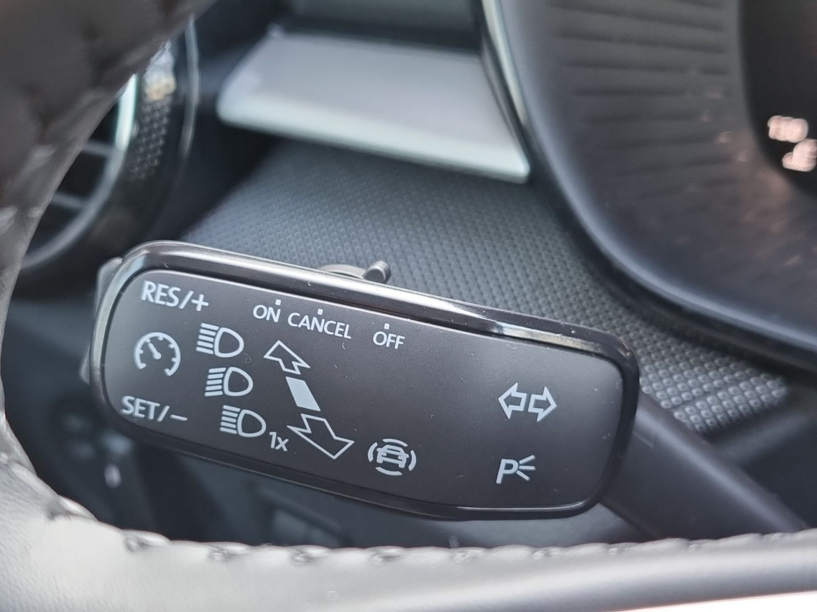 Skoda Fabia 130 Jahre 1,0 MPI GRA LED Klima Sitzhzg