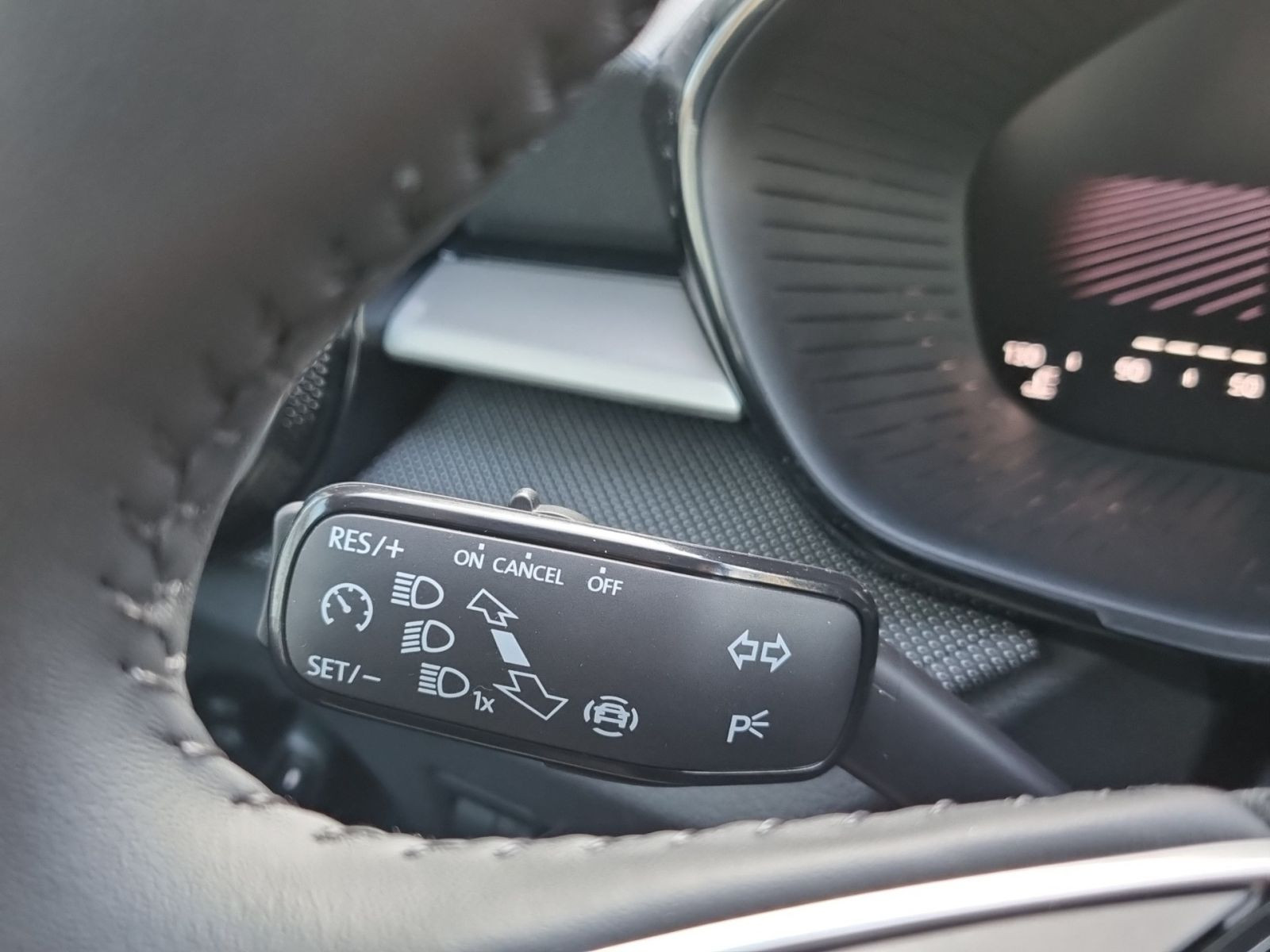 Skoda Fabia 130 Jahre 1.0 MPI GRA LED Klima Sitzhhzg