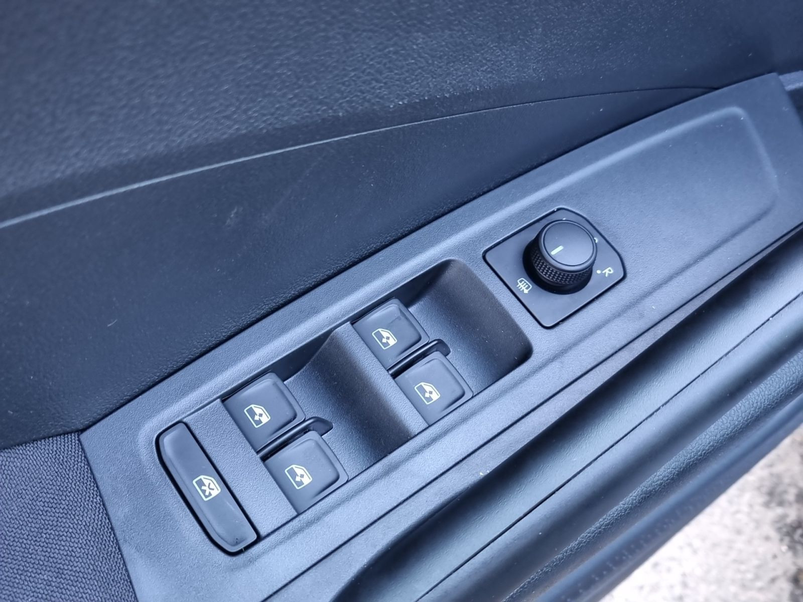 Skoda Fabia 130 Jahre 1.0 MPI GRA LED Klima Sitzhhzg