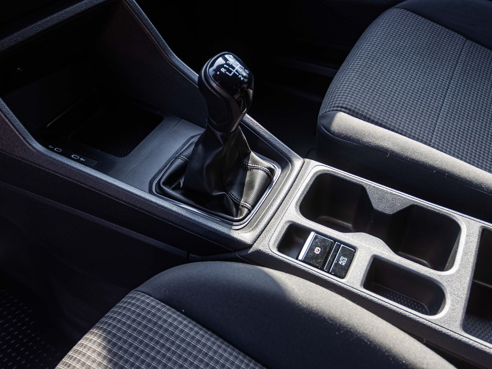 Volkswagen Caddy 2.0 TDI Basis, Rückfahrkamera, Parkpilot, Radio, Klima