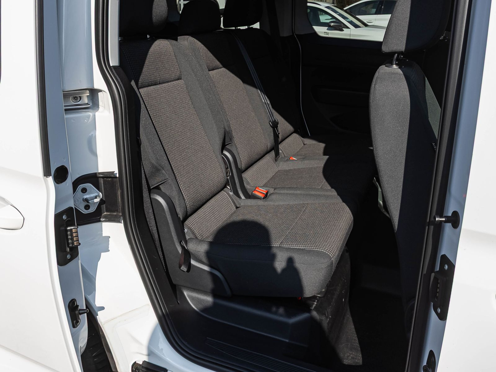 Volkswagen Caddy 2.0 TDI Basis, Rückfahrkamera, Parkpilot, Radio, Klima