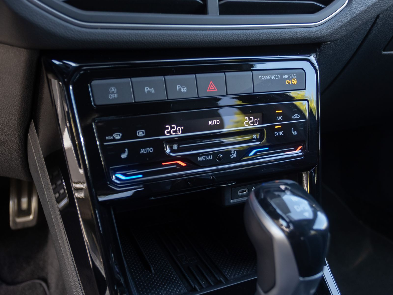 Volkswagen T-Cross Goal 1.0TSI DSG Navi LED CarPlay ACC AHK
