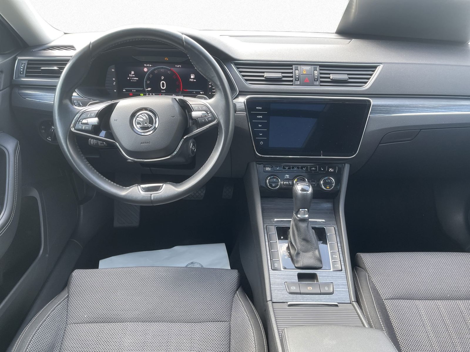 Skoda Superb Combi Style 2.0 TDI DSG Panorama GRA AHK