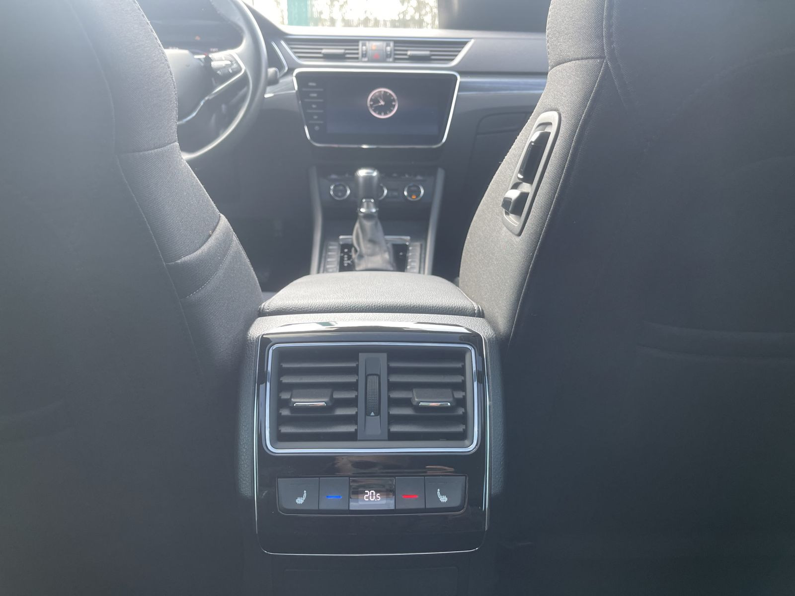 Skoda Superb Combi Style 2.0 TDI DSG Panorama GRA AHK