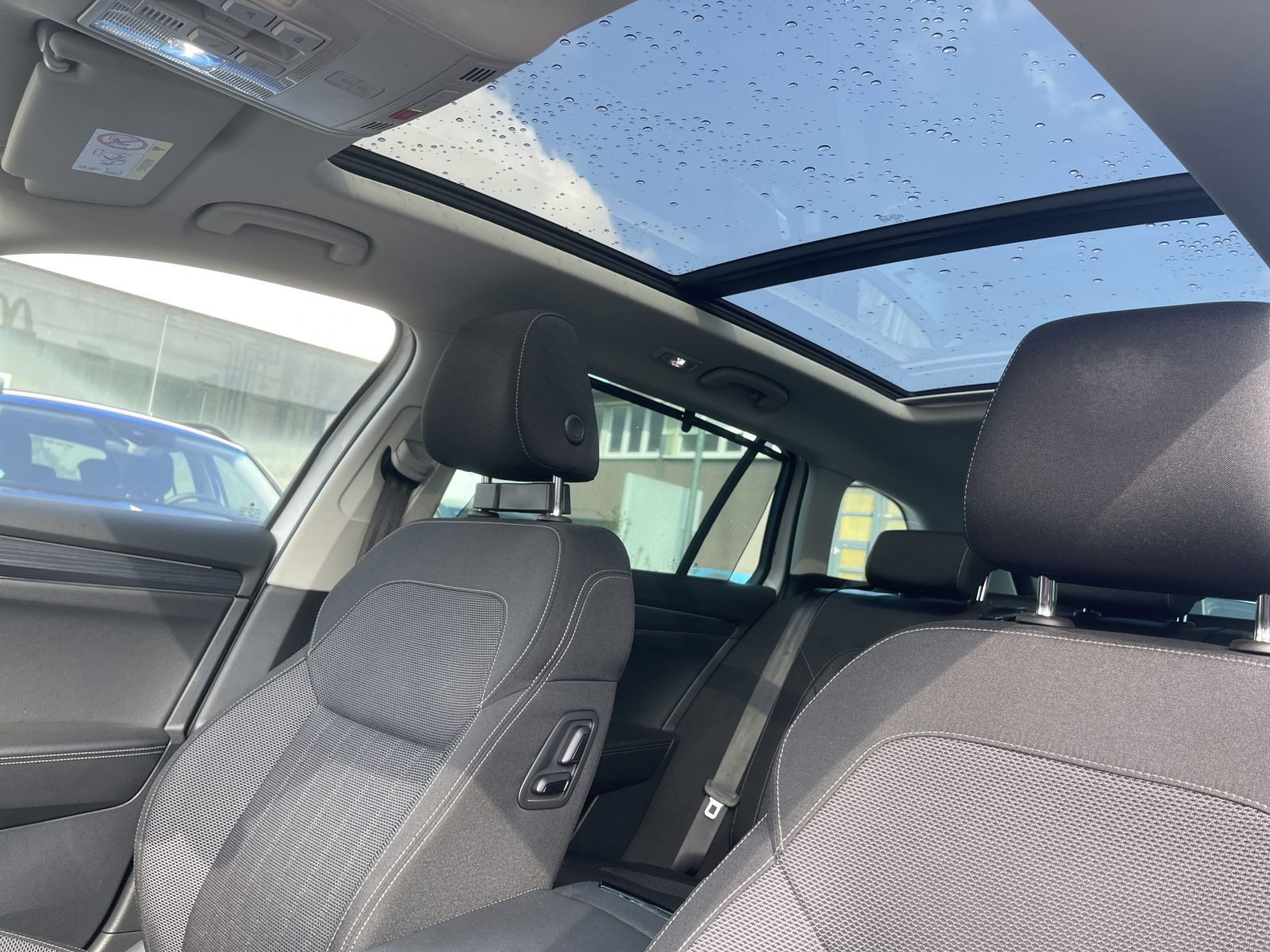 Skoda Superb Combi Style 2.0 TDI DSG Panorama GRA AHK