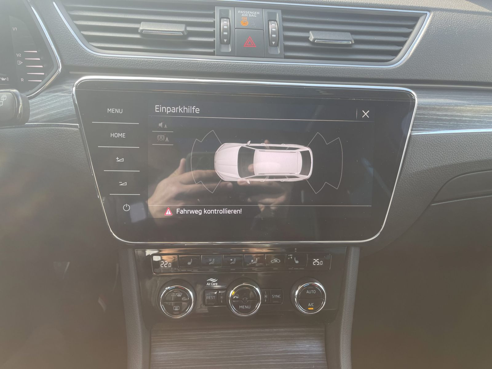 Skoda Superb Combi Style 2.0 TDI DSG Panorama GRA AHK