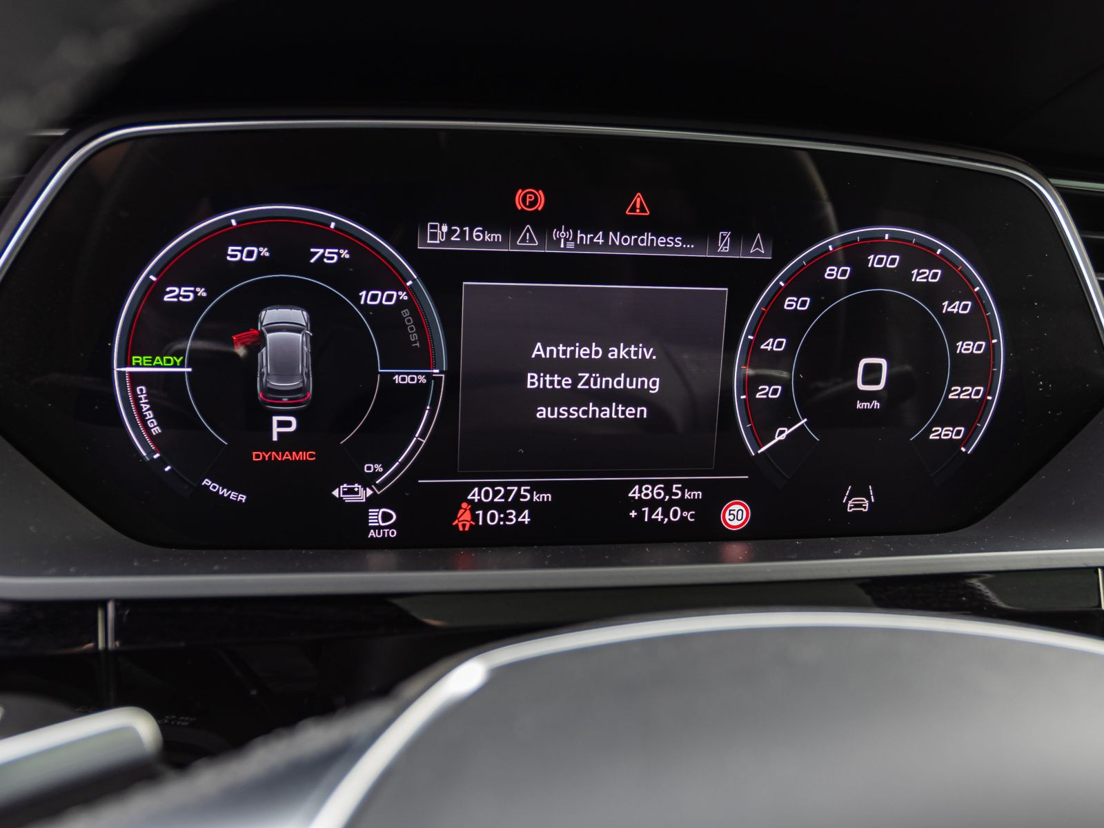 Audi e-tron S qu Navi Matrix HuD Panorama Standklima