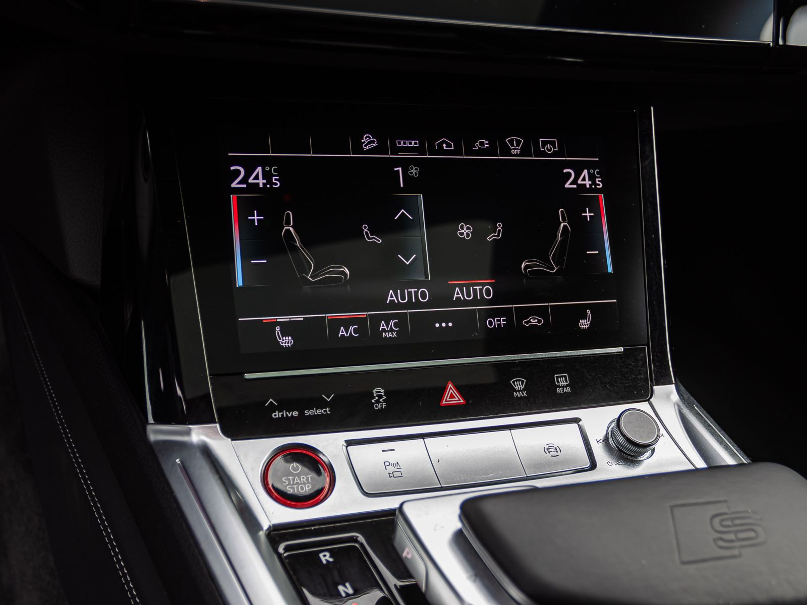 Audi e-tron S qu Navi Matrix HuD Panorama Standklima