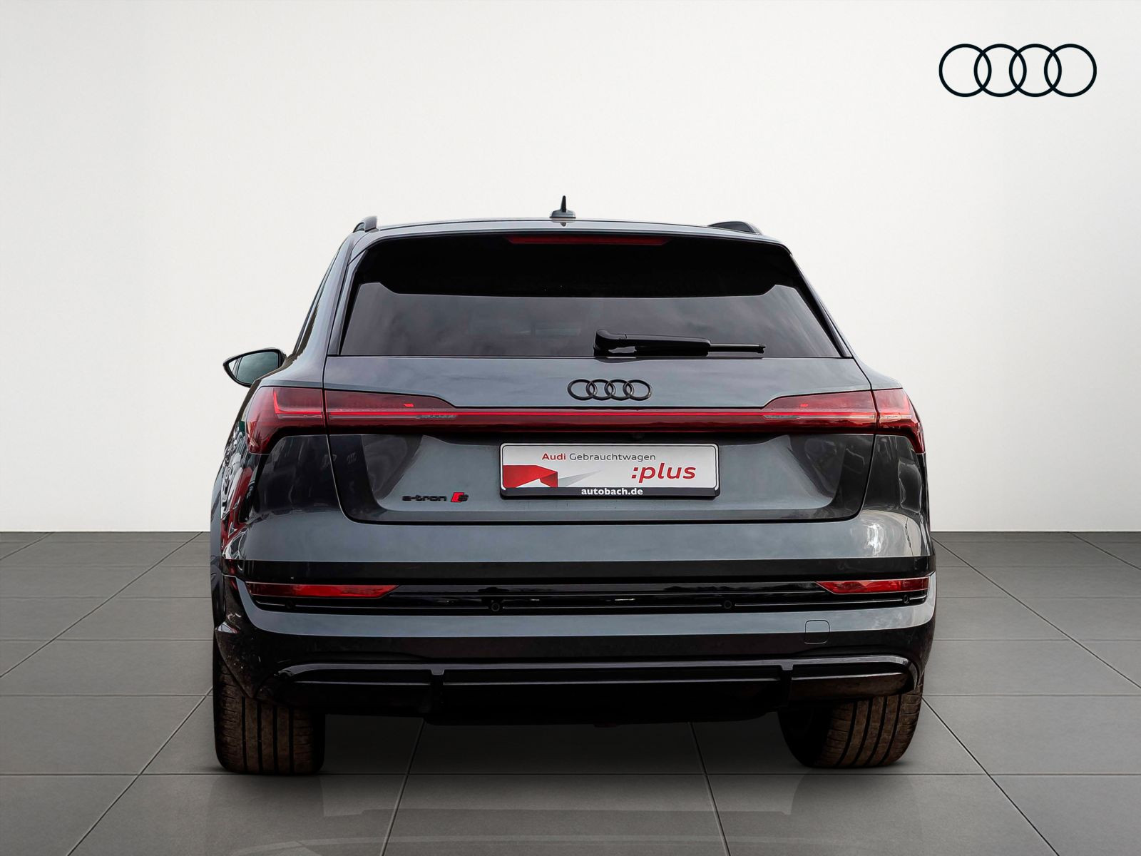 Audi e-tron S qu Navi Matrix HuD Panorama Standklima