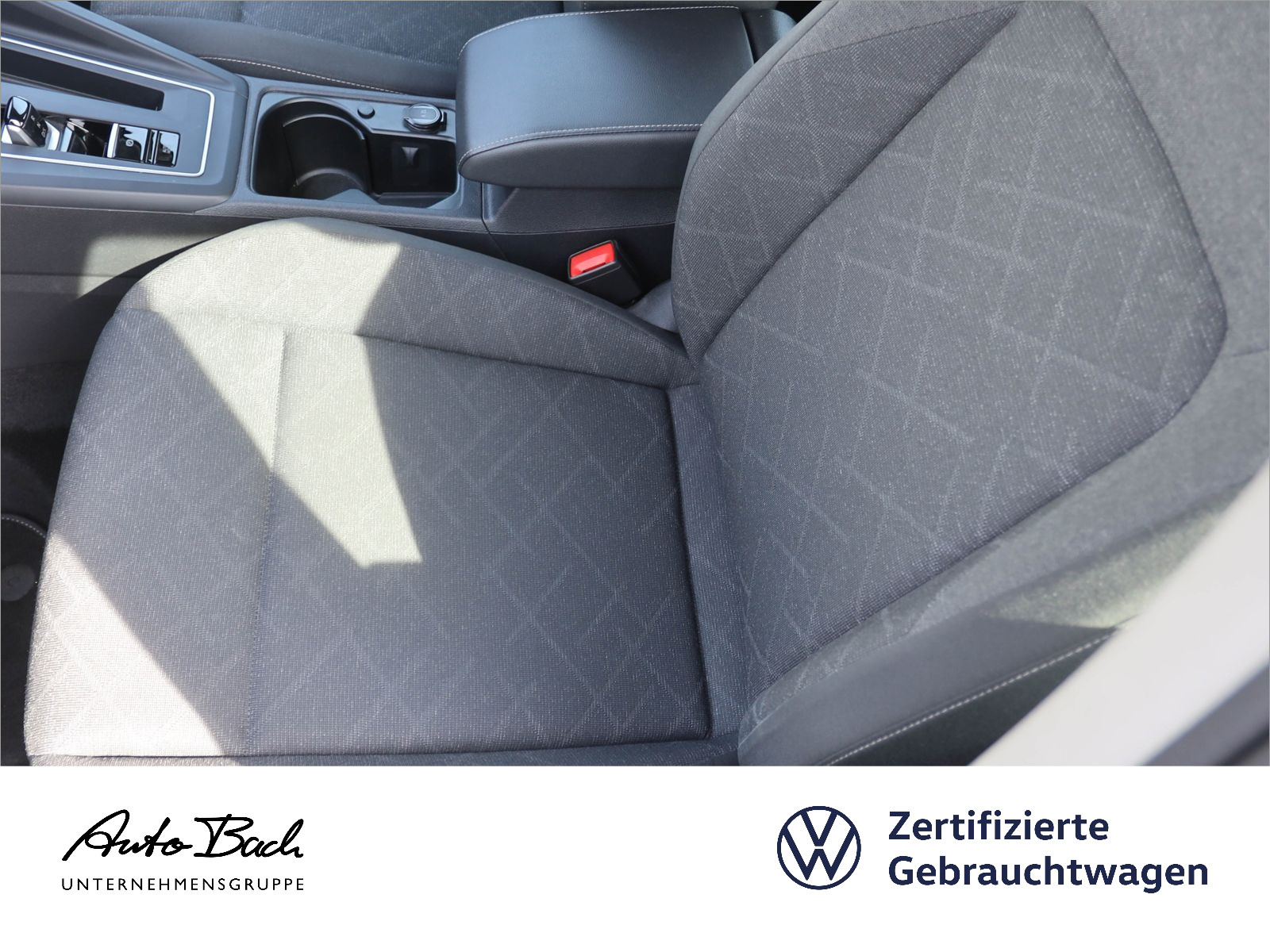 Volkswagen Golf VIII Variant 1.5 TSI DSG Life, Navi, LED, Rückfahrkamera, App-Connect