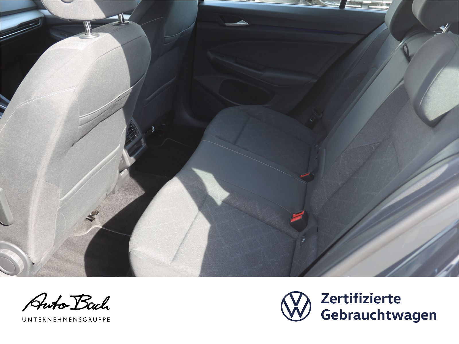 Volkswagen Golf VIII Variant 1.5 TSI DSG Life, Navi, LED, Rückfahrkamera, App-Connect