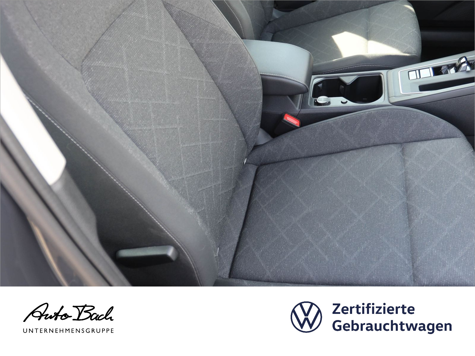 Volkswagen Golf VIII Variant 1.5 TSI DSG Life, Navi, LED, Rückfahrkamera, App-Connect
