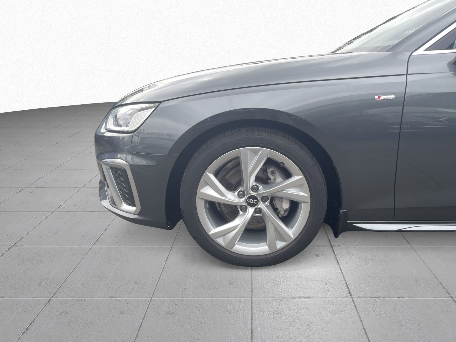 Audi A4 Avant S line 40TFSI quattro Navi Matrix Standhzg ACC