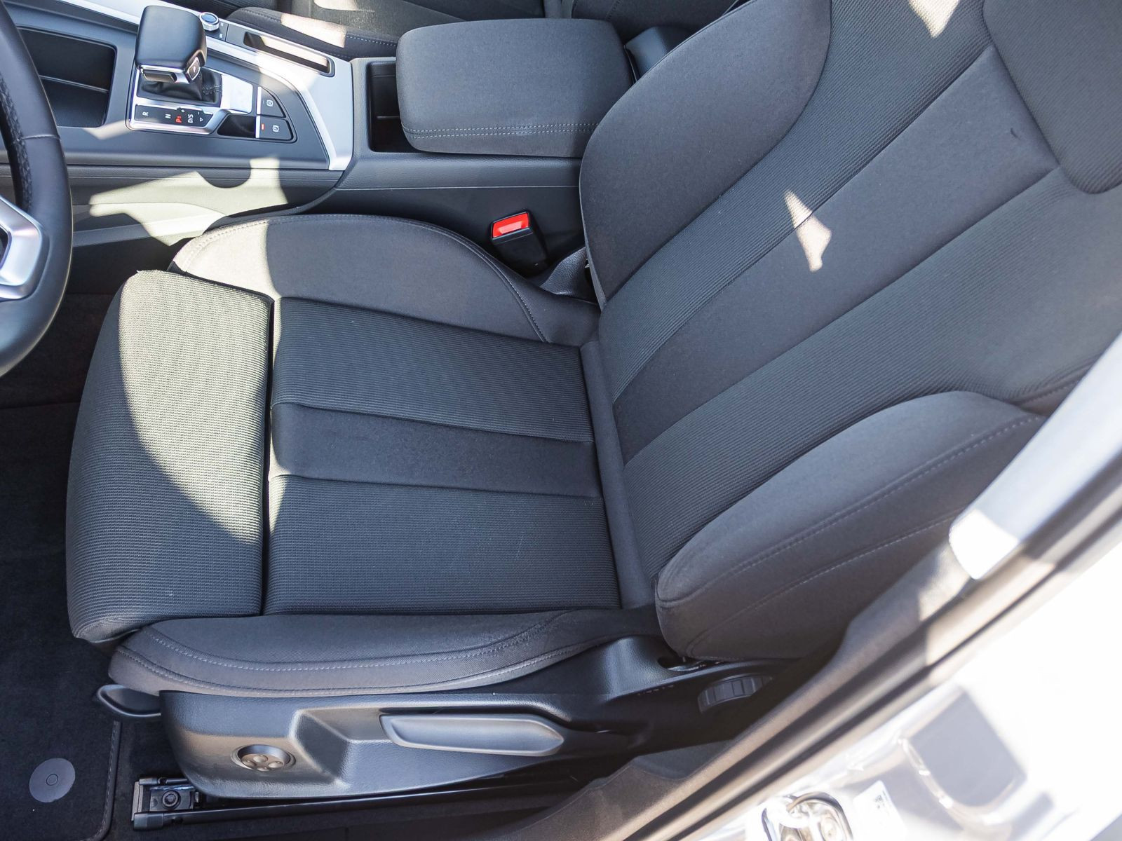 Audi A4 Avant Advanced 40TDI qu Stronic Navi LED GRA EPH