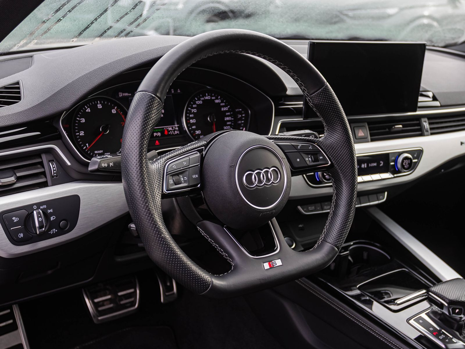 Audi A4 Avant S line 40TFSI qu Stronic Navi LED GRA AHK