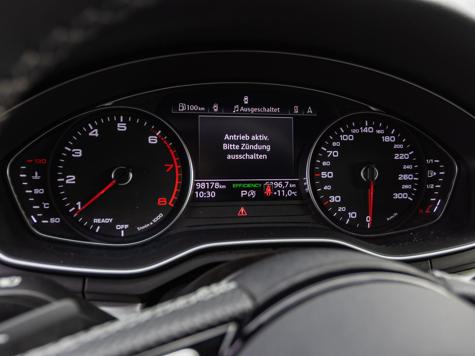 Audi A4 Avant S line 40TFSI qu Stronic Navi LED GRA AHK