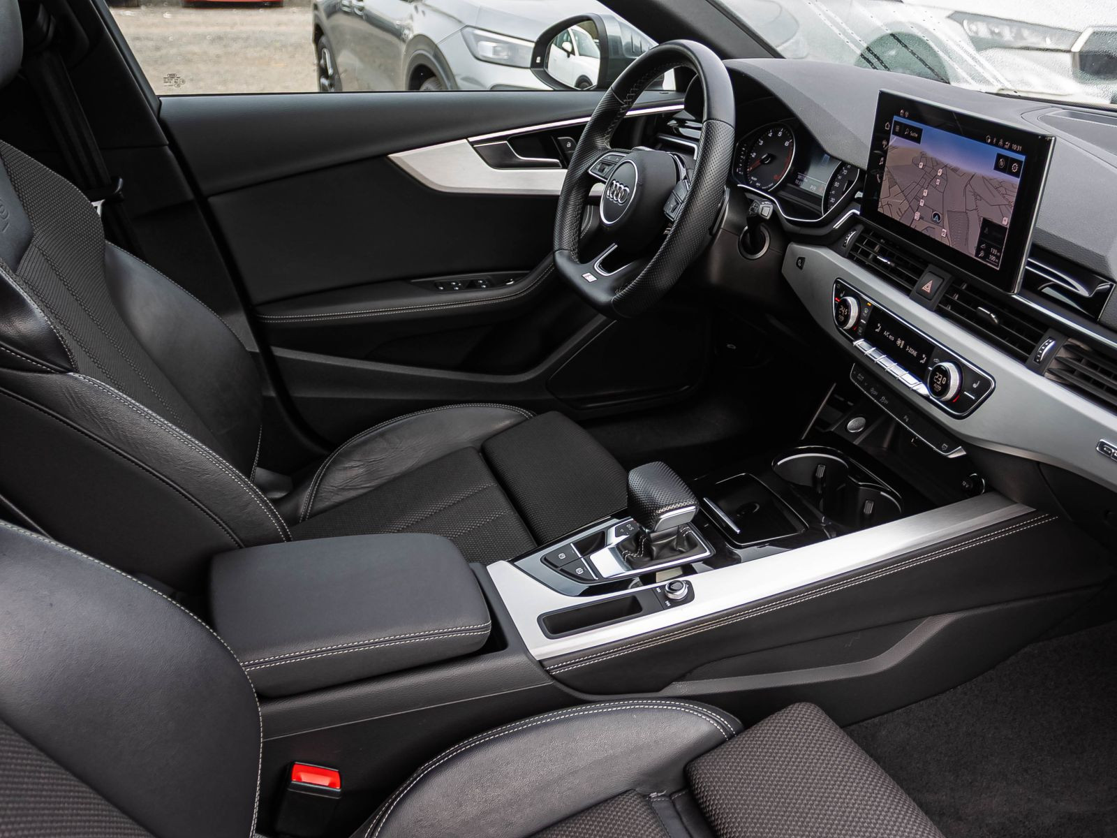 Audi A4 Avant S line 40TFSI qu Stronic Navi LED GRA AHK