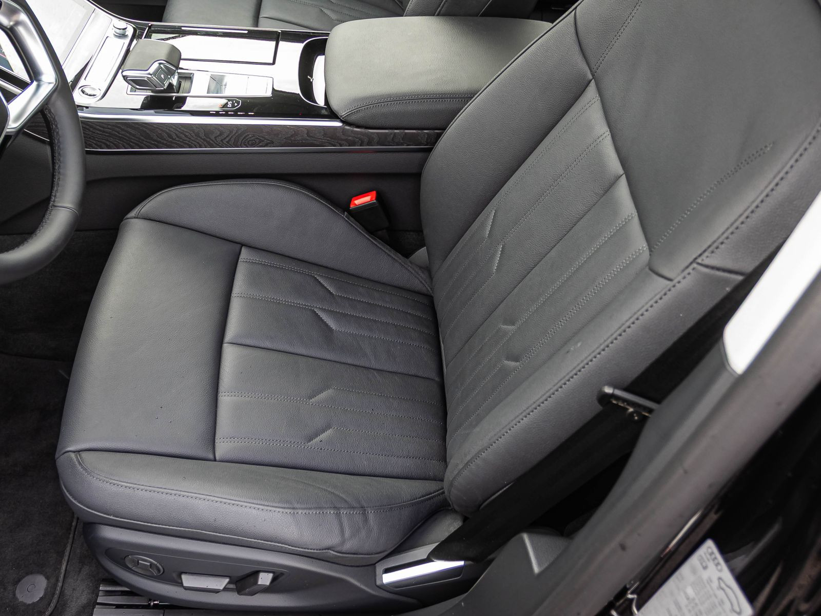 Audi A8 50TDI qu Navi Matrix HuD DCC Luftfederung