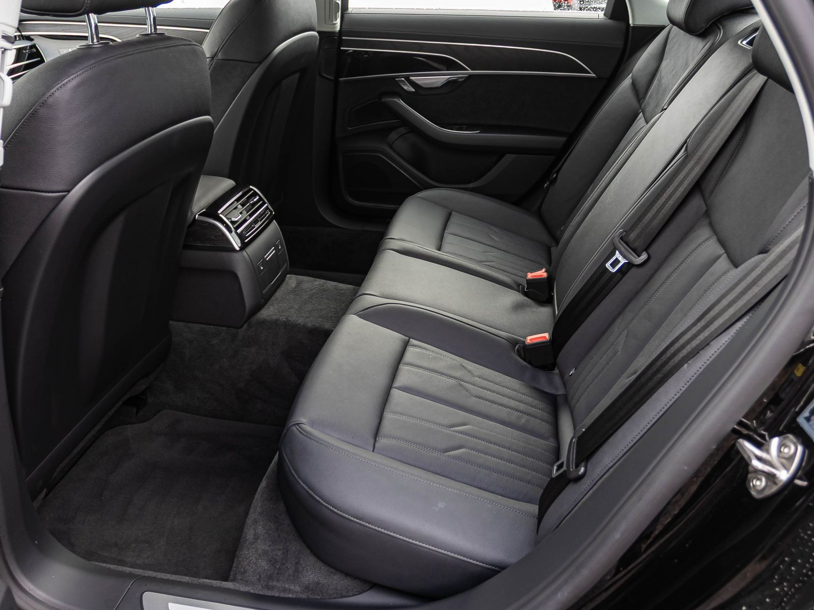 Audi A8 50TDI qu Navi Matrix HuD DCC Luftfederung