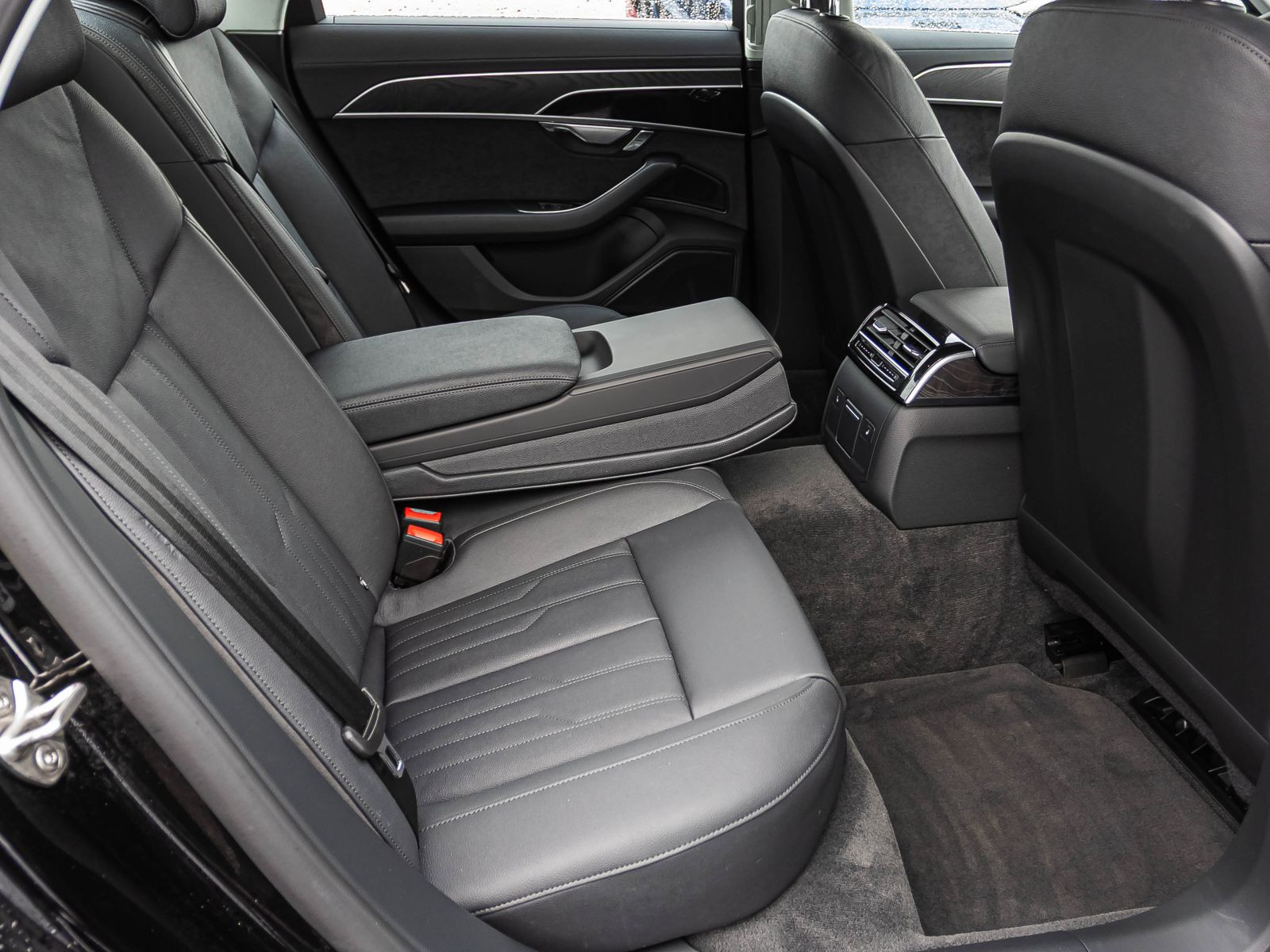 Audi A8 50TDI qu Navi Matrix HuD DCC Luftfederung