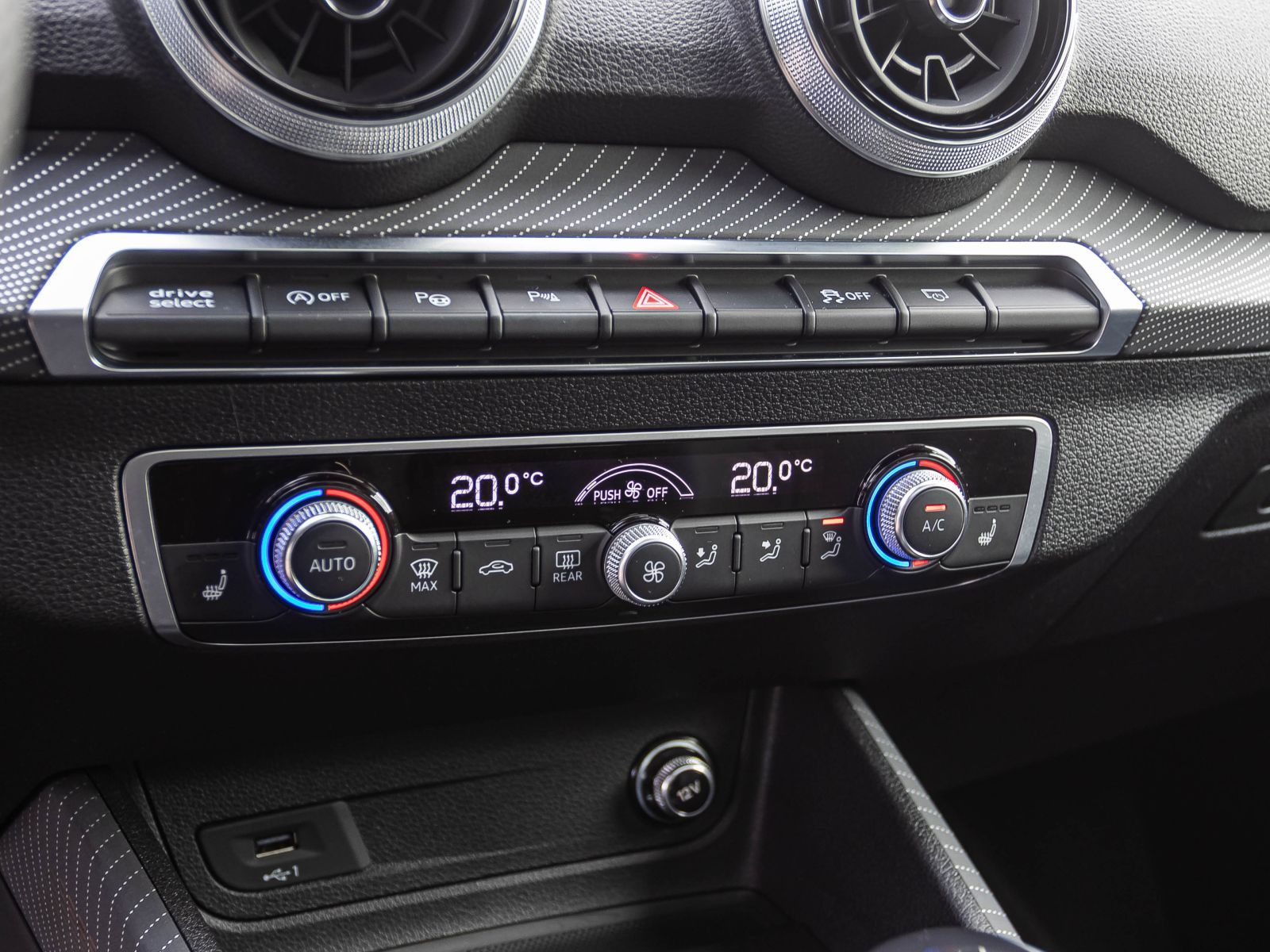 Audi Q2 S line 40TFSI qu Navi LED Standhzg Panorama