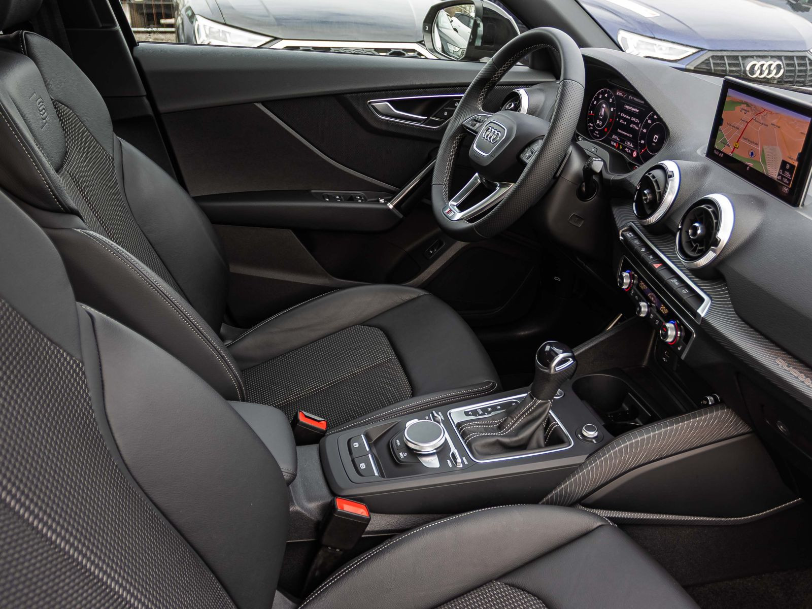 Audi Q2 S line 40TFSI qu Navi LED Standhzg Panorama