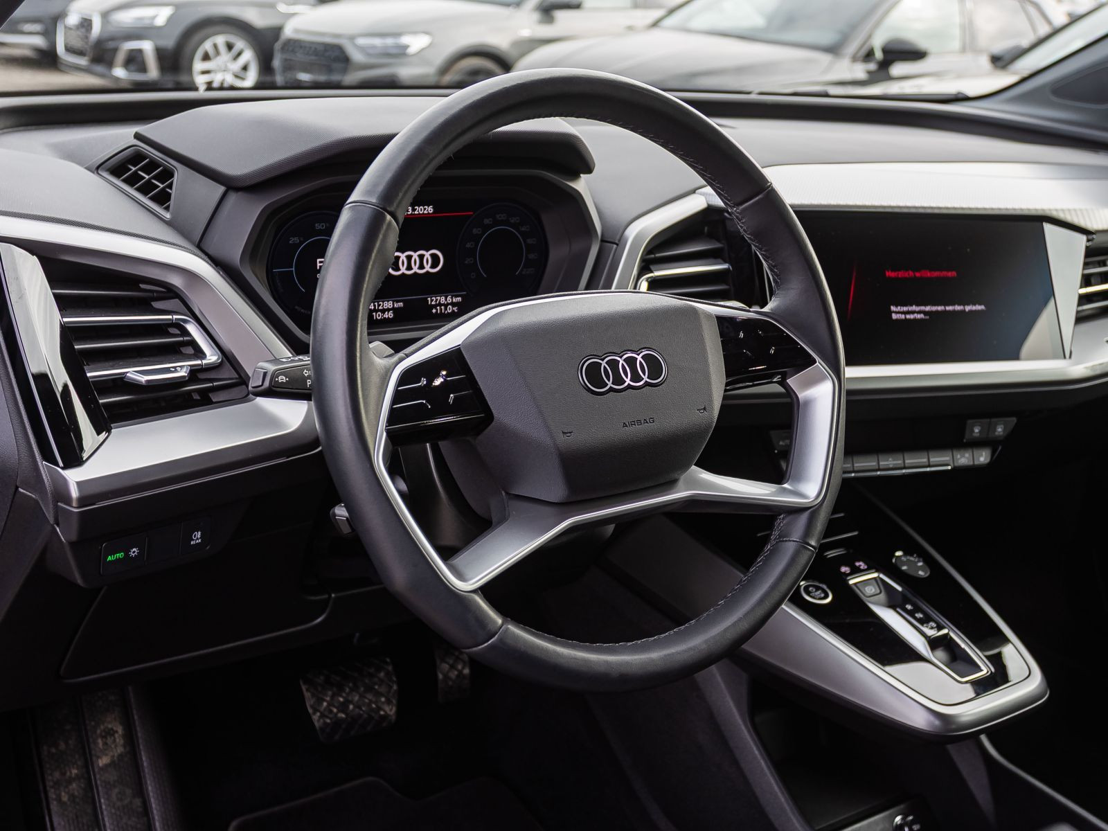 Audi Q4 e-tron S line 40 Navi LED Standklima ACC AHK