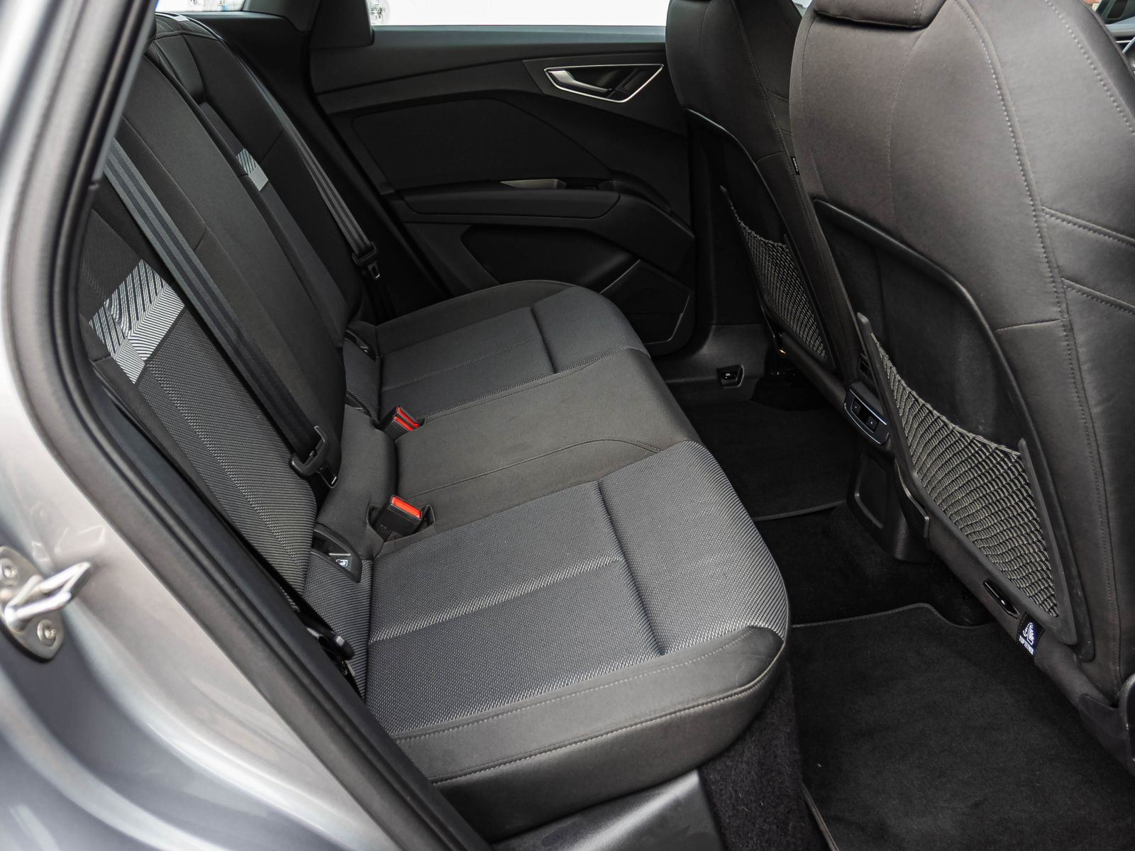 Audi Q4 e-tron S line 40 Navi LED Standklima ACC AHK
