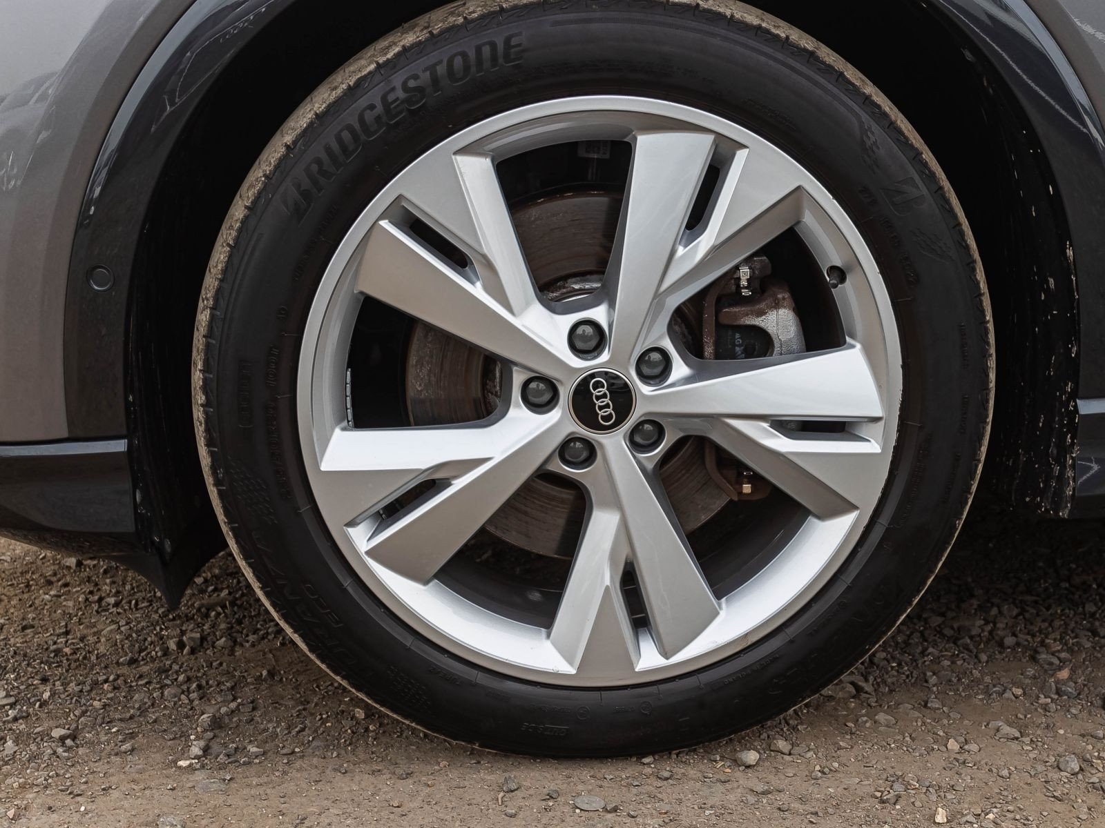 Audi Q4 e-tron S line 40 Navi LED Standklima ACC AHK