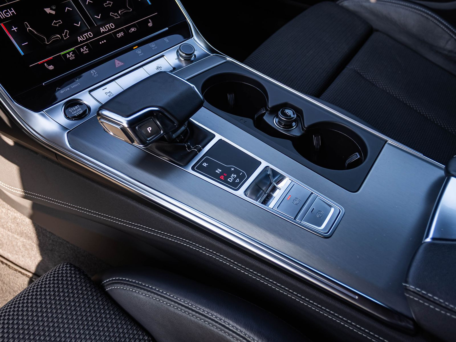 Audi A6 Avant S line 55TFSI qu Navi Matrix Standhzg ACC