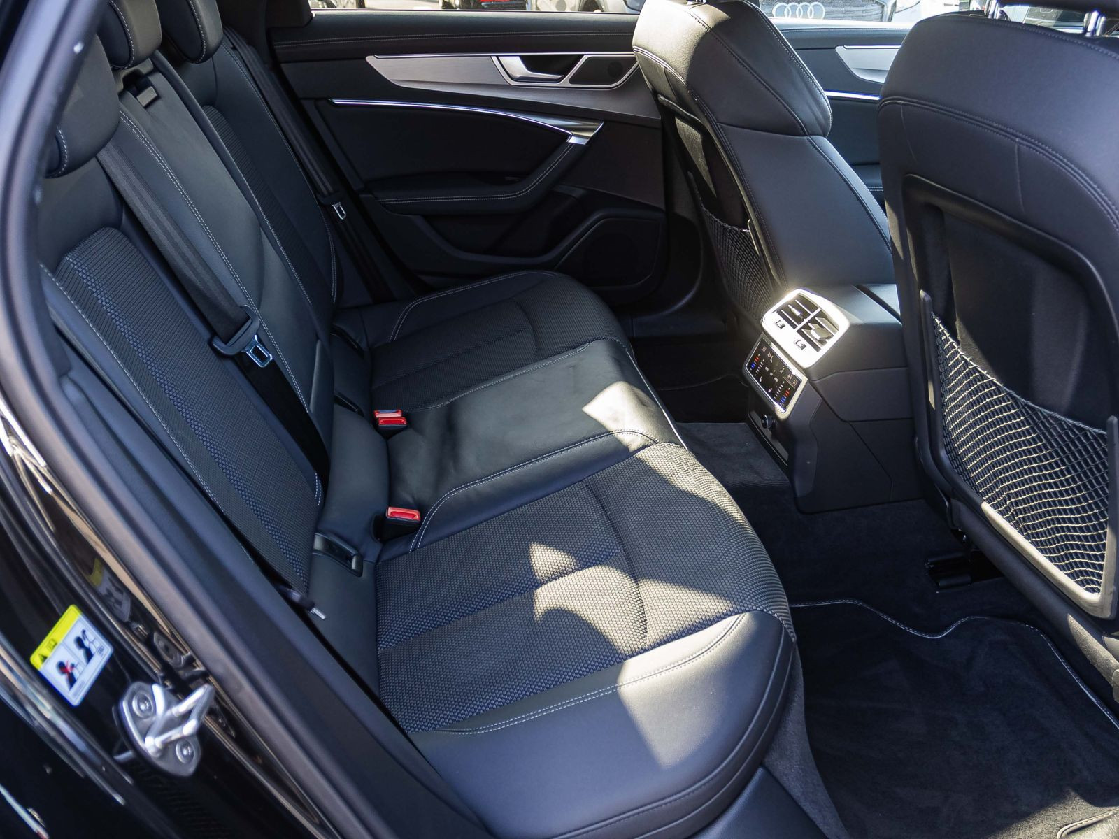 Audi A6 Avant S line 55TFSI qu Navi Matrix Standhzg ACC