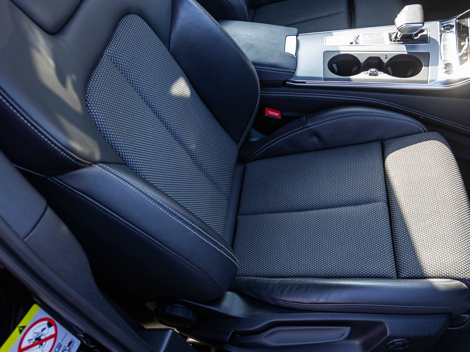 Audi A6 Avant S line 55TFSI qu Navi Matrix Standhzg ACC