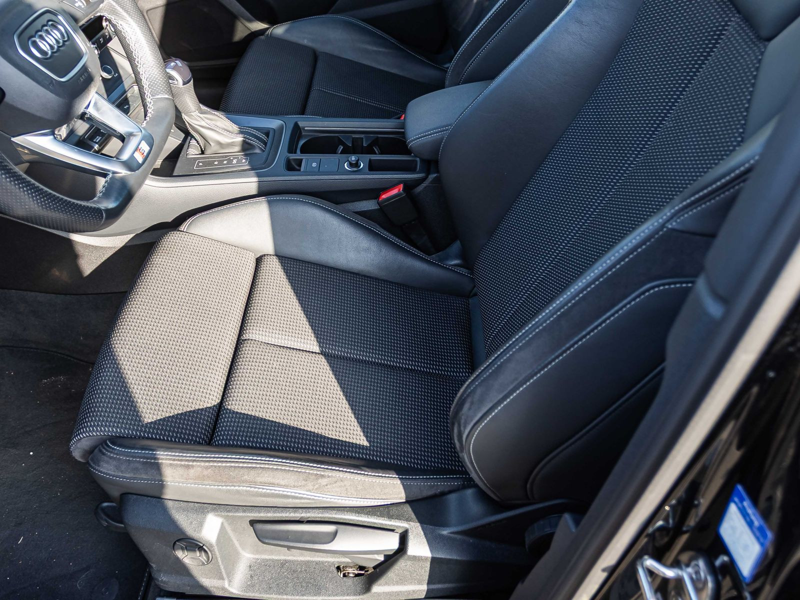 Audi Q3 Sportback S line 45TFSIe Navi LED EPH DAB