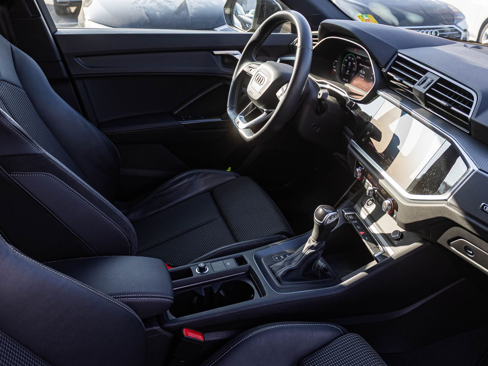 Audi Q3 Sportback S line 45TFSIe Navi LED EPH DAB