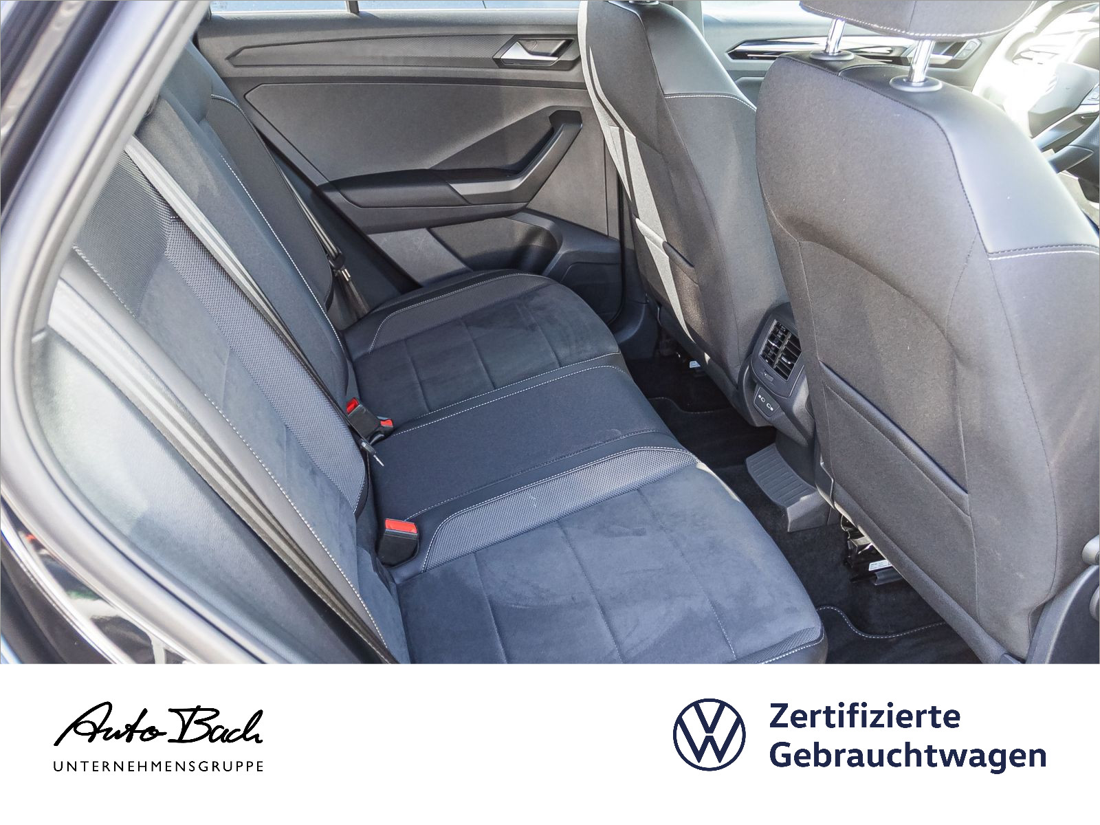 Volkswagen T-ROC 1.5 TSI DSG R-Line, AHK, Navi, LED, Rückfahrkamera, App-Connect