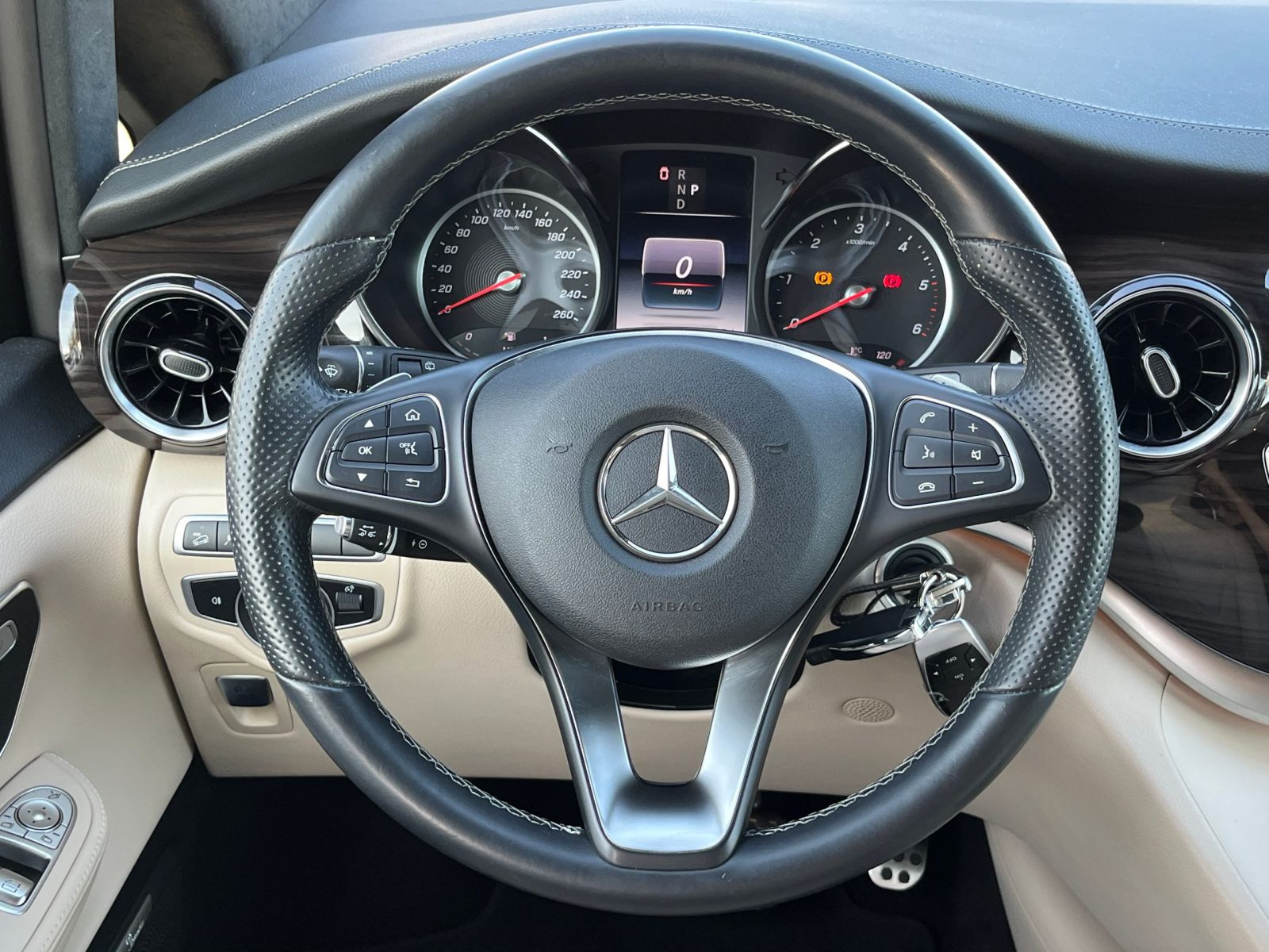 Mercedes-Benz V 300d Exclusive 4MATIC Navi ACC Panorama EPH