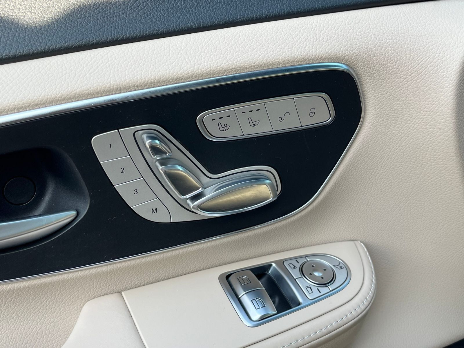 Mercedes-Benz V 300d Exclusive 4MATIC Navi ACC Panorama EPH