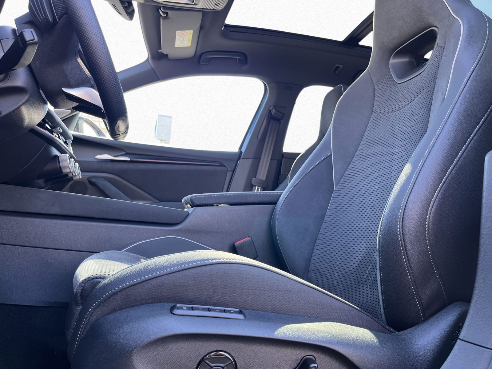 Skoda Superb Combi Sportline 2,0 TDI DSG 4x4 ACC AHK