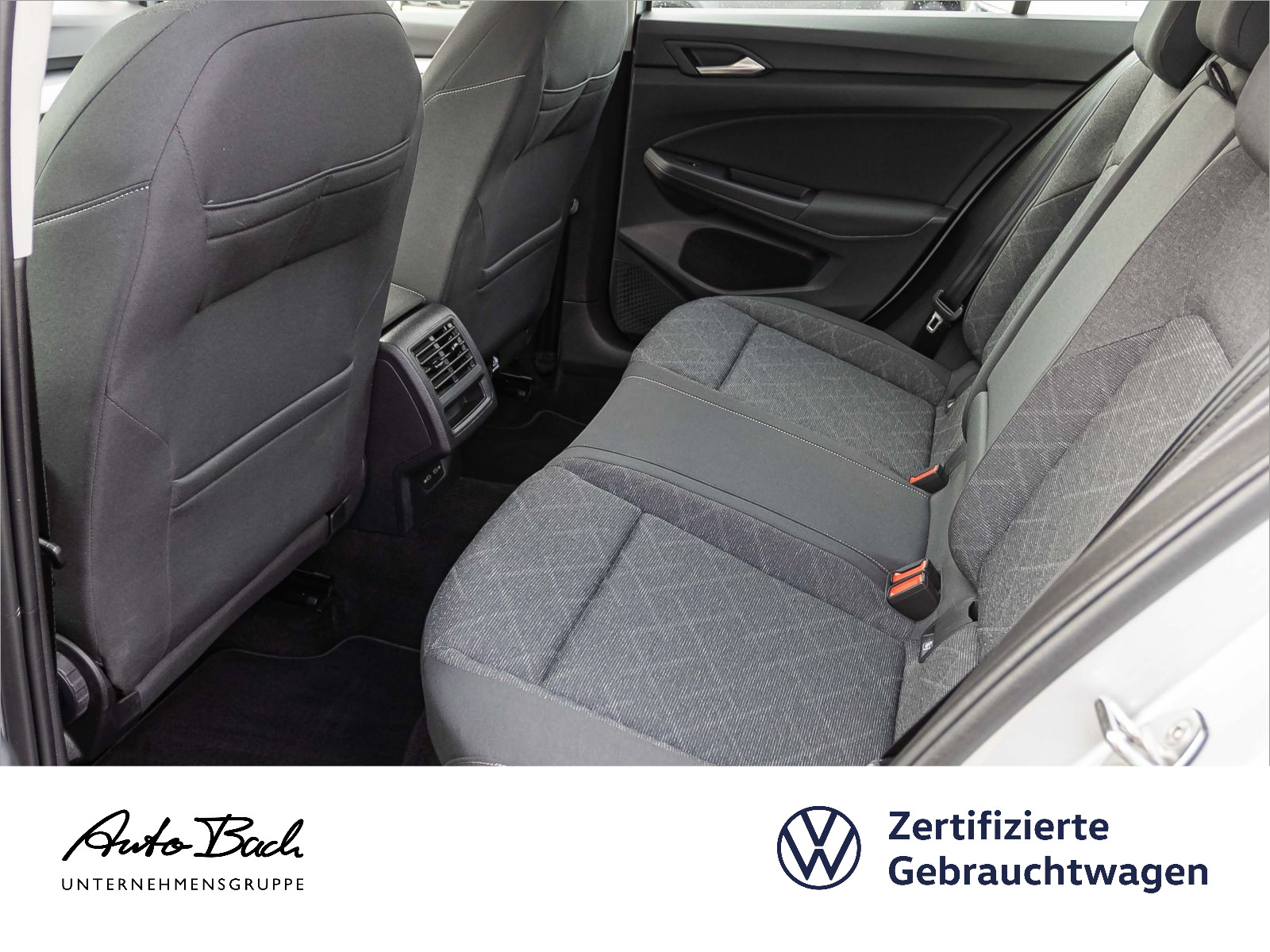 Volkswagen Golf VIII Life 1.5TSI Navi LED ACC CarPlay EPH