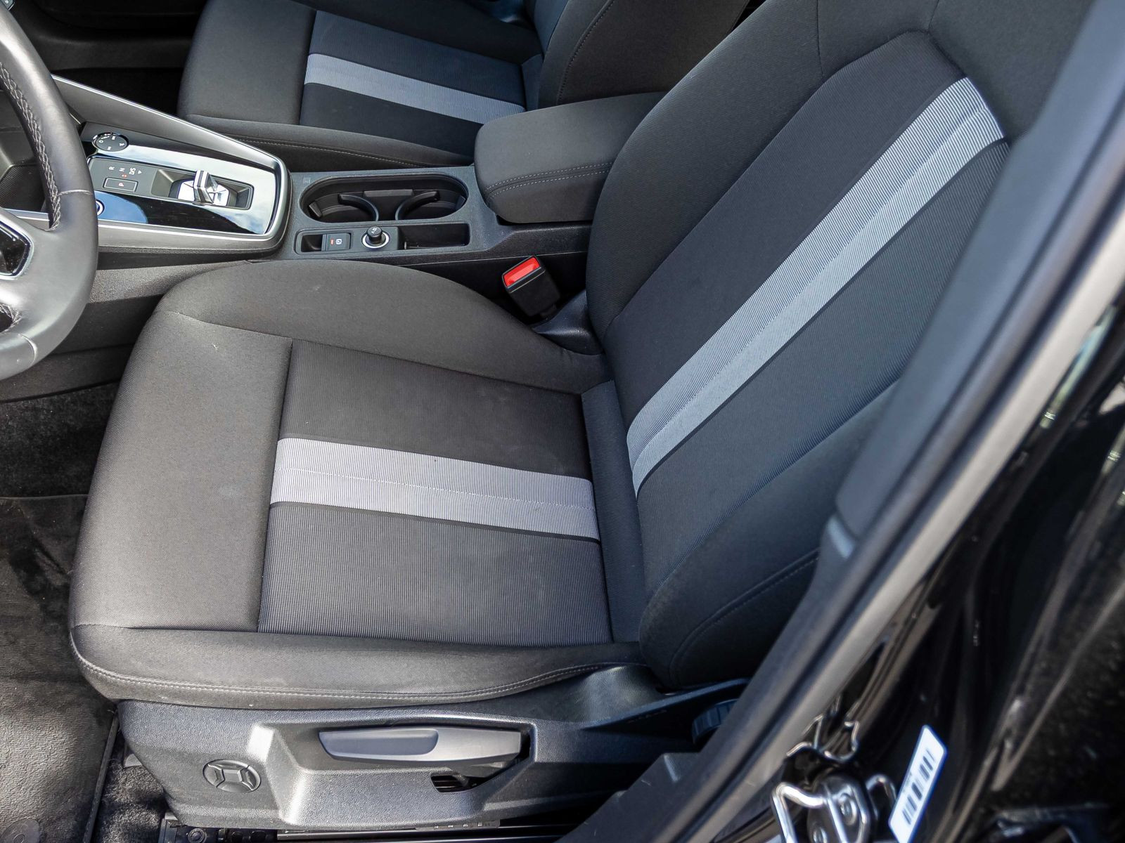 Audi A3 Limousine advanced 30TFSI Stronic Navi LED ACC