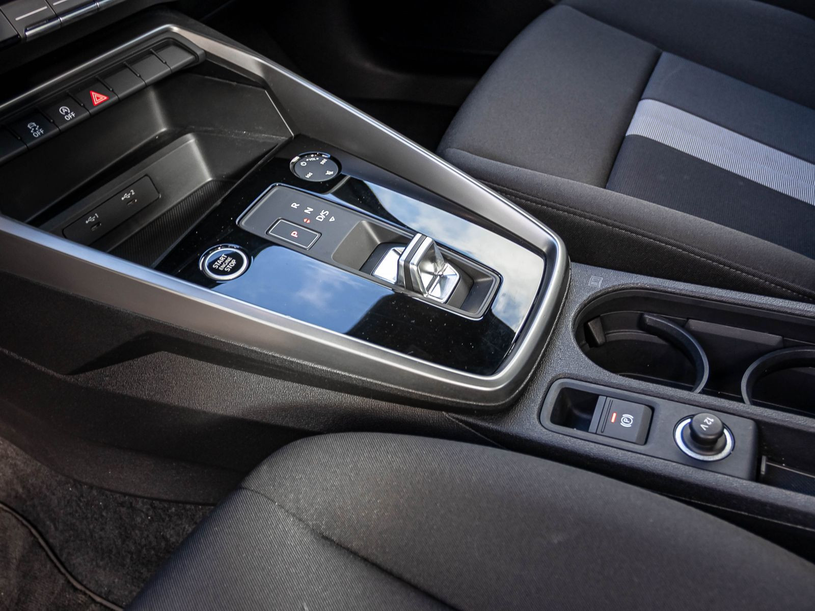 Audi A3 Limousine advanced 30TFSI Stronic Navi LED ACC