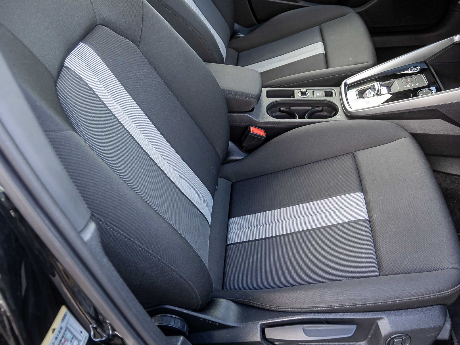 Audi A3 Limousine advanced 30TFSI Stronic Navi LED ACC