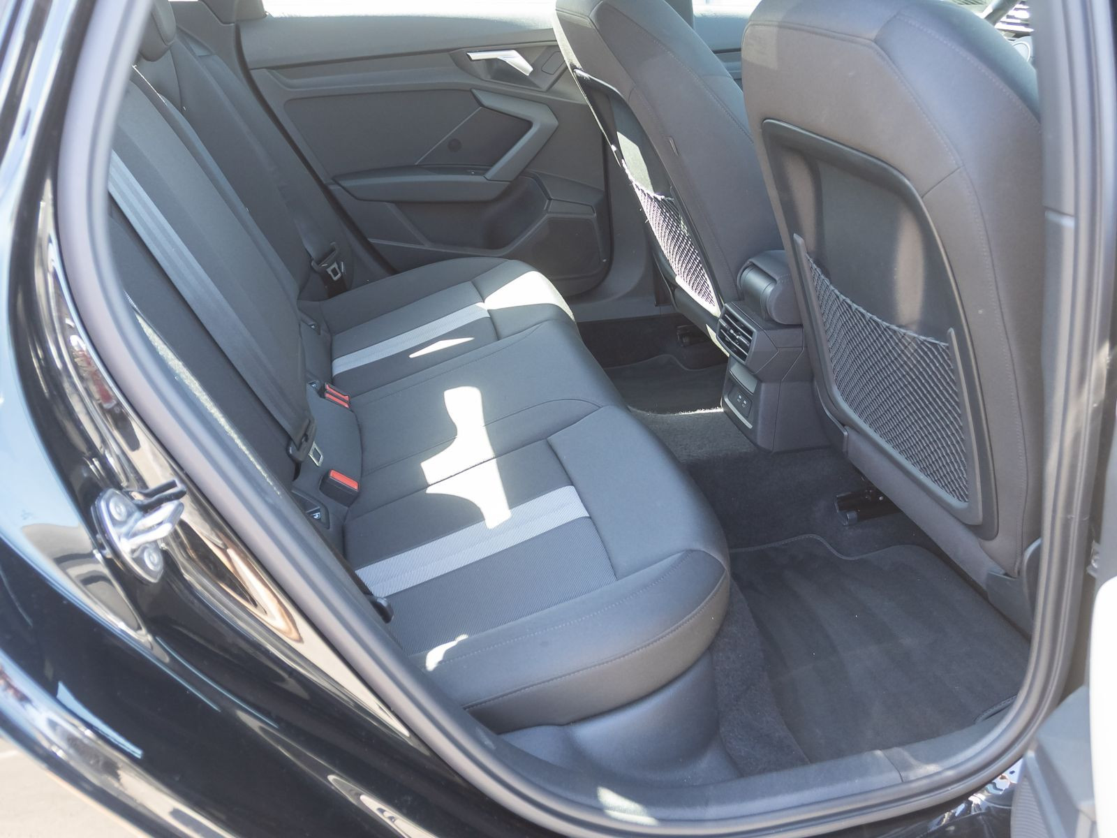 Audi A3 Limousine advanced 30TFSI Stronic Navi LED ACC