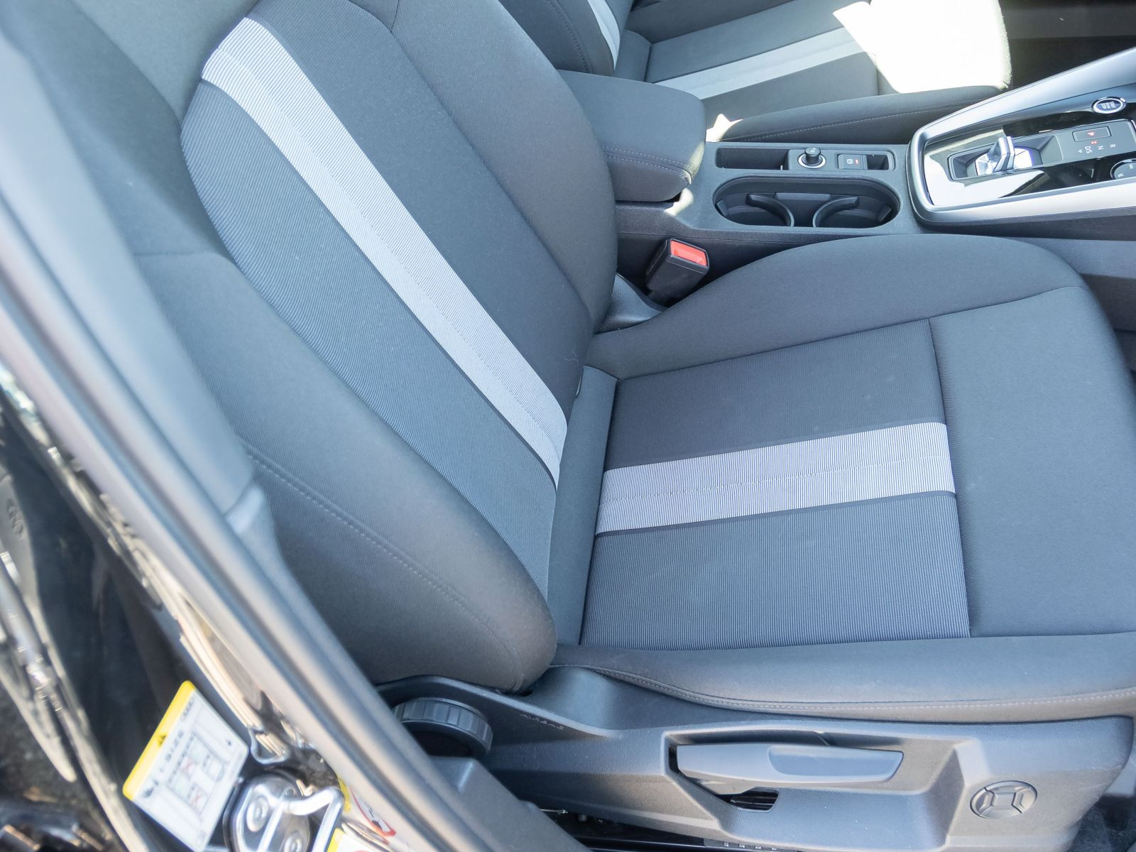 Audi A3 Limousine advanced 30TFSI Stronic Navi LED ACC