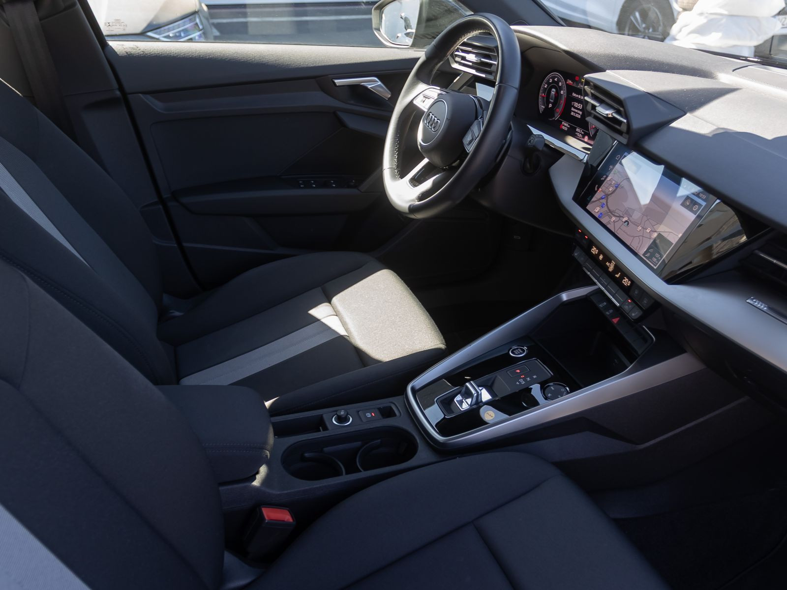 Audi A3 Limousine advanced 30TFSI Stronic Navi LED ACC