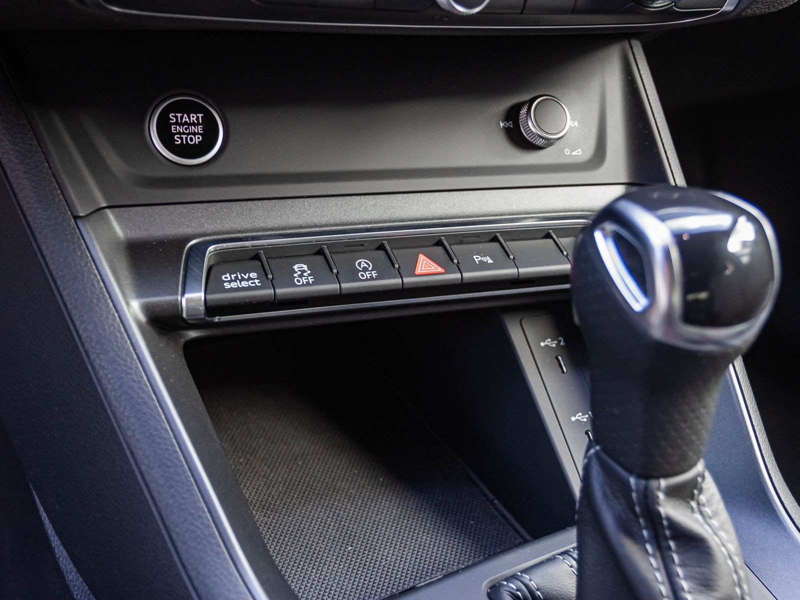 Audi Q3 S line 40TFSI qu Stronic Navi LED ACC CarPlay